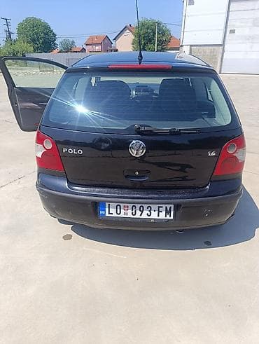 1000 litara je: Volkswagen Polo 1.4,plin trovratni hatchback, crna boja. Ključne — 9