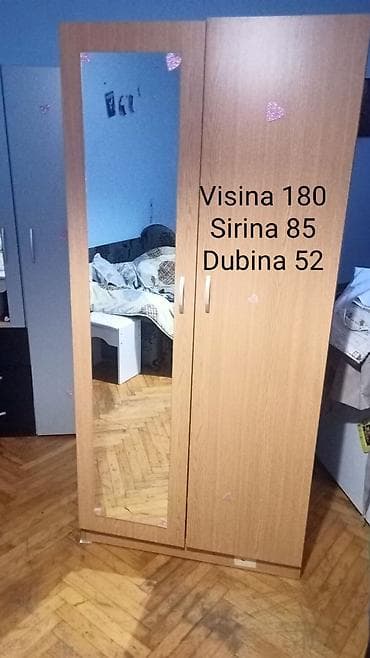 sterilizator za flasice: Dvoslojni garderober sa ogledalom - Dimenzije: visina 180 cm, širina — 1