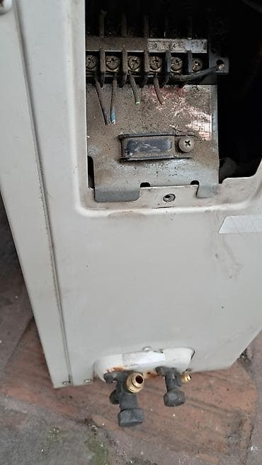 iphone 11 beograd: LG Klima 12000bt ispravna hladi,greje, licno preuzimanje Beograd — 6