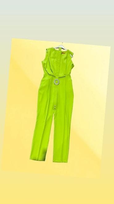 Ženski elegantni kombinezon – neon limeta zelena
Ostao samo i br 40