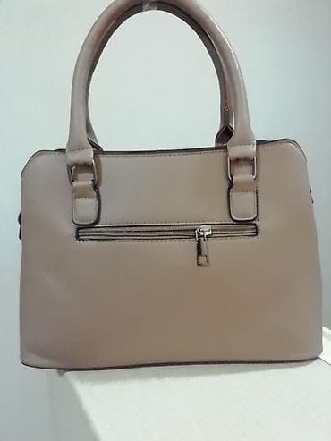 new yorker torbe za plazu: Prelepa nova bež tašna dužine 32 cm i visine 23 cm. 3 pregrade unutra — 3