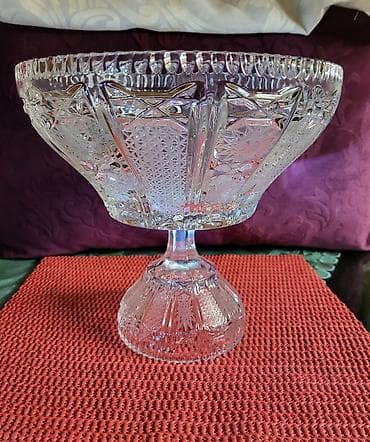 Bombonijera nova,rucni rad,kristal,led kristal Zajecar 70te na lalafo.rs Bombonijera nova,rucni rad,kristal,led kristal Zajecar 70te