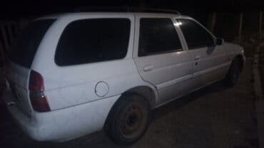 Auto delovi: Ford Escort karavan – bele boje - Karoserija: karavan, 5 vrata - — 15