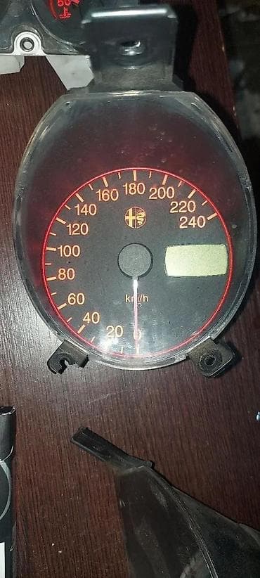 led oci za auto: ALFA 156 KM SAT | Za alfu 156 benzin kilometar sat obrtaljka i mali — 4
