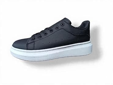 Crne uniseks patike sa povišenim đonom - Klasičan low-top dizajn sa