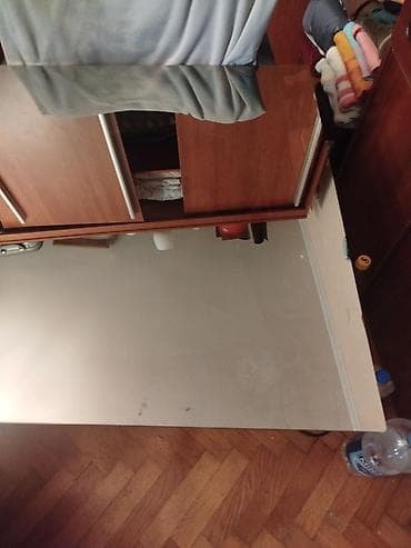 forma ideale deciji stolovi: Braon staklo za klub stocic. Dimenzije oko 64,4 cm x 64 cm Ima neko — 9