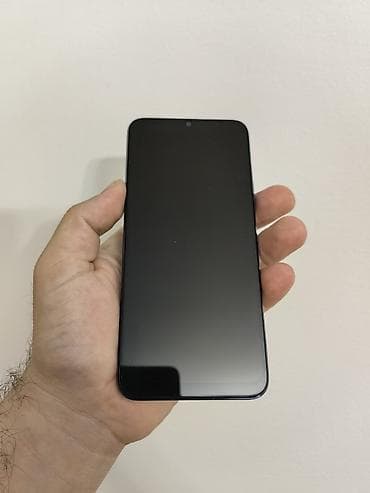 Honor X6 dual sim otključan za sve mreže, sa 4/64 gb memorije. Dobro