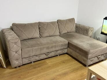 Furniture: Ugaona garnitura sa ležajem i prostorom za odlaganje — 1