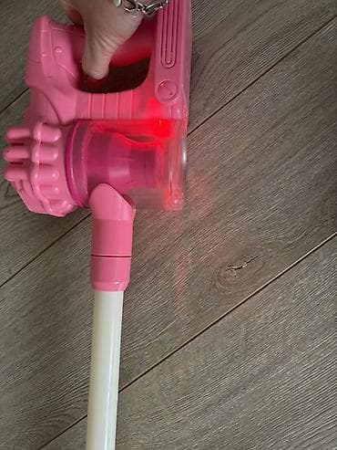 poklanjam igracke: Igračka – ručni bežični usisivač za decu - Model u jarko roze boji — 3