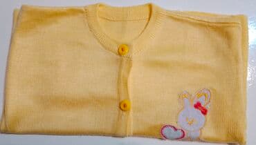 Kupaći kostimi: Džemper za devojčice
Veličina 4
Cena 100 din — 4