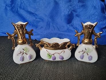 viseci lusteri: Trodelni nov porcelanski dekorativni set 1920g+. Trodelni set — 6