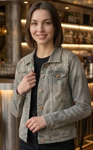 Ženska teksas jakna sa nitnama - Klasičan kroj sa kragnom i kopčanjem