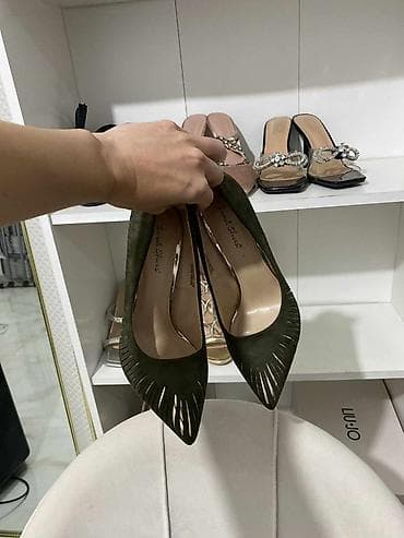 svecane haljine cacak: Elegantne salonke na štiklu – maslinasto zelene - Model: špic cipele — 1