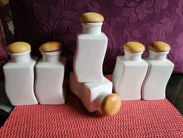 set za začine: Posude vintaz porcelanske nove za zacine. Komada 6. Visina — 1