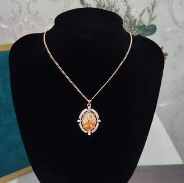 srebrna ogrlica sa krsticem: 1300 — 1