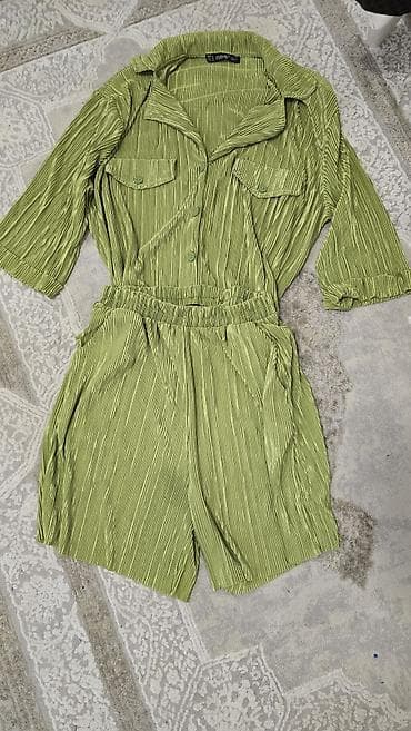 Men's Clothing: M, color - Green — 1