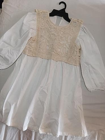 haljine svecane beograd: Bela haljina sa pamučnim čipkanim prslukom - Model: midi haljina — 4