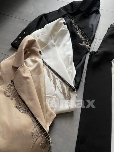 ramax nova kolekcija: New,,Royal Dreamer’’Suitvelicine:36/38/40/42/44/46 Boje:Crna Bela — 2