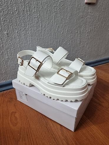 united nude sandale: Zenske bele sandale br.39 Potpuno nove — 1