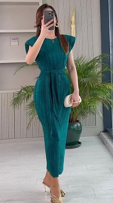 torbice svecane: Elegantna plisirana midi haljina s pojasom - Kroj: uska silueta — 2