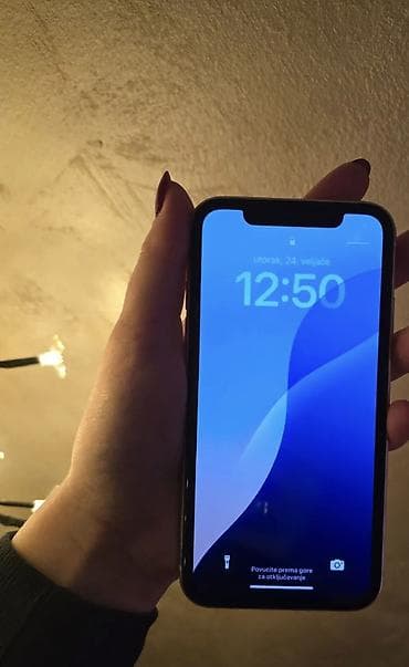 Dodaci za mobilne telefone: IPhone 11 – Bela boja | 64GB | Perfektno stanje Na prodaju iPhone 11 u — 4