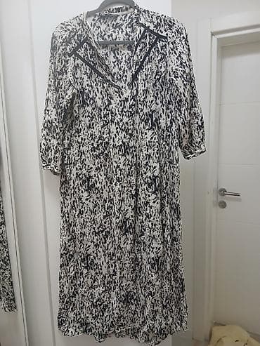 Haljine: ZARA haljina sa apstraktnim crno‑belim printom - Model: lepršava — 1
