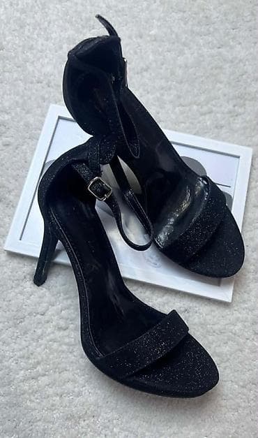 perla salonke: Cena3200 din
OR💥
Brojevi od 36 do 41 — 6