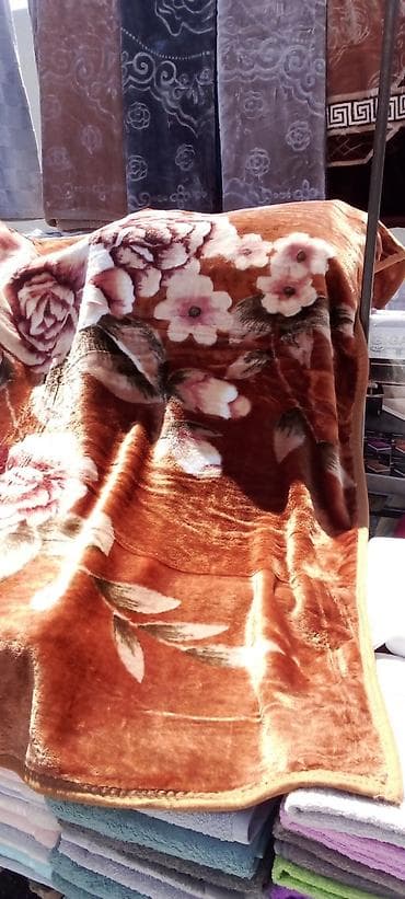 azaleja u basti: Meka deka sa cvetnim dezenom 150*200 - Materijal: plišano, baršunasto — 1