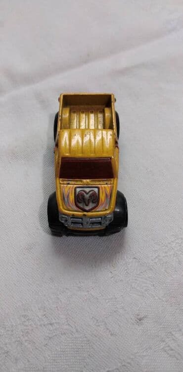 golden harry potter vt401 k: Hot Wheels Dodge M80,oko Malaysia — 2
