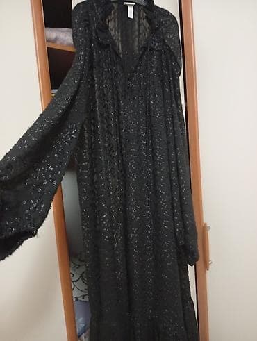 svecani sakoi: Crna duga haljina sa svetlucavim detaljima - Boja: crna sa diskretnim — 2