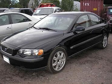 Prodaja automobila: VOLVO S60 2003. GOD. - KOMPLETAN AUTO U DELOVIMA | Sve vrste delova — 1