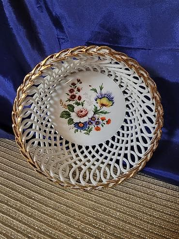 kalendar 1979 godine: Cinija nova iz 70ih.godina Cluj porcelanska. Nova porcelanska cinija — 1