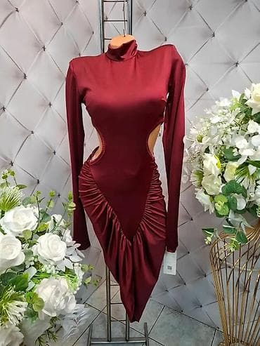 Underwear: Elegantna večernja haljina sa dugim rukavima i visokim rol-kragnom — 1