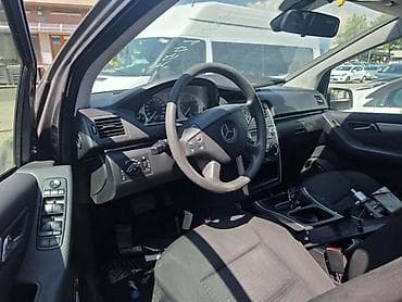 mercedes delovi: MERCEDES BENZ B 180 2009. GOD. - KOMPLETAN AUTO U DELOVIMA | — 3