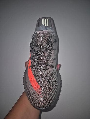 muske patike kupujemprodajem: Yezzy lepo odradjene
Urezan boost u djonu
36-48
4000 din
SS🖤 — 2
