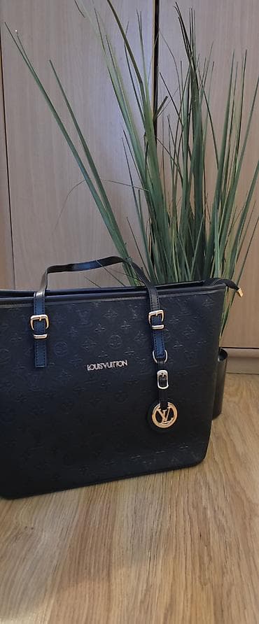 michael kors cizme: GUESS LOUISS VUITTON MICHAEL KORS. Elegantne damske torbe – crna — 4