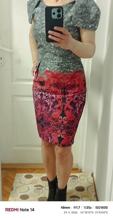 novi sad haljine za maturu: Elegantna uska haljina do kolena sa kratkim rukavima. Gornji deo u — 2