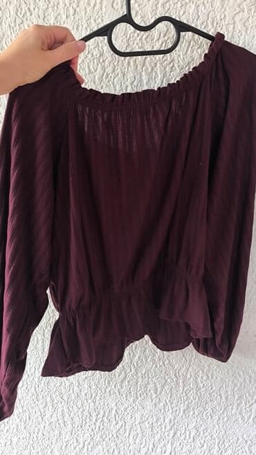 Trenerke: H&M bluza – veličina M - Boja: tamno burgundi - Model: širok — 2