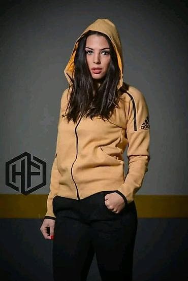 nike kacket beli: Ženska komplet trenerka S M L XL 2XL Cena 3500 din
💋 — 4