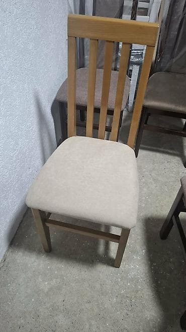 bele drvene stolice: 02. Tarabica model 42e po kom — 1