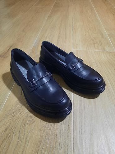 cipele sa vazdusnim djonom: Ženske mokasine – crne - Klasičan mokasin model sa metalnom kopčom u — 4