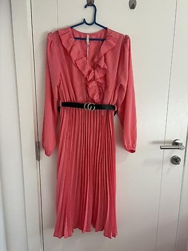 decuju: Roze midi haljina sa volanima i plisiranom suknjom - Romantičan — 1