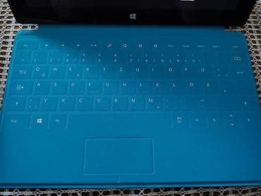 Tableti: Prodajem lot od 10 Microsoft Surface tableta u kompletu. Uređaji su — 6