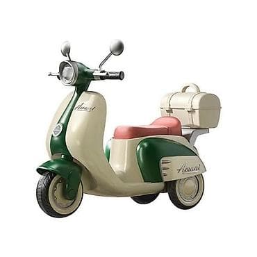 bez kaputi: Vespa na akumulator (CT-418772)Dimenzije: 91 x 39 x 70 cmBaterija: 6V — 2