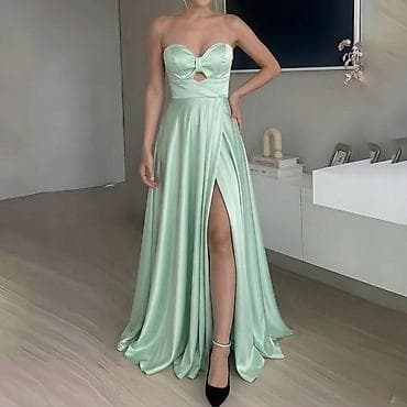stradivarius haljine: Elegantna duga svečana haljina bez bretela
S M L
3700 din — 2
