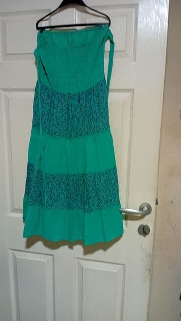 Donji delovi trenerke: Ženska odeća – set - Haljina 1: Crna podloga sa živopisnim cvetnim — 3