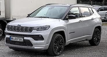 auto: Jeep Compass – kompaktni SUV - Motor: verovatno benzinski ili dizel — 1