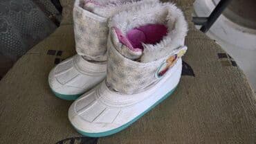 polovna odeca za bebe: Frozen decje cizmice ID Oglasa: # Prijavi Informacije Slanje Brzom — 6