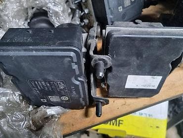 razdelnik za auto upaljac: ABS CENTRALE ZA VOLKSWAGEN GOLF 5, GOLF 6, GOLF 7 OD 2004. DO 2019 — 3