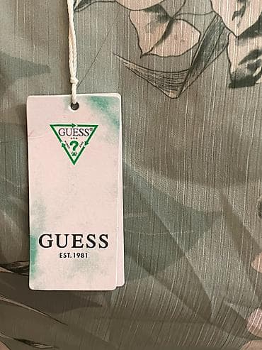 batch kod: Nova GUESS haljina. Idealna za letnje i jesenje svečane prilike — 4